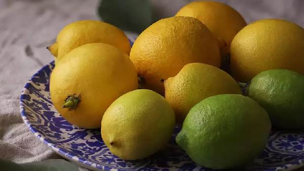 అదృష్టం కలిసి రావాలంటే నిమ్మకాయలతో ఈ పని చేసి చూడండి