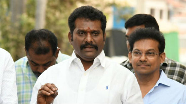 వైసీపీకి అనుబంధ ఎమ్మెల్యేగా కొనసాగుతున్న మద్దాలి గిరి వైసీపీకి అనుబంధ ఎమ్మెల్యేగా కొనసాగుతున్న మద్దాలి గిరి