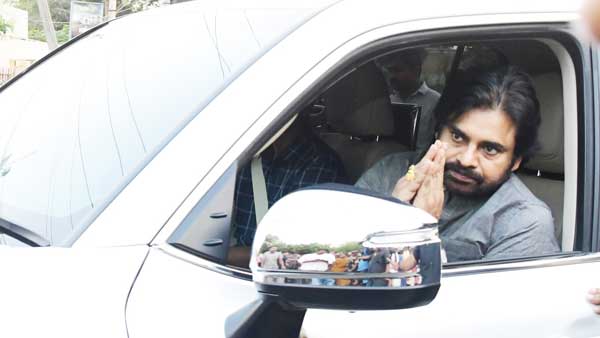 pawan kalyan met new governor abdul nazeer-discuss political latest developments pawan kalyan met new governor abdul nazeer-discuss political latest developments