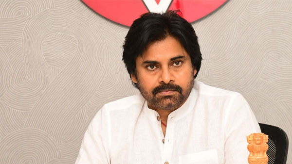 పవన్ వర్సెస్ వైసీపీ కాపులు పవన్ వర్సెస్ వైసీపీ కాపులు