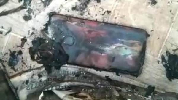 పేలిపోయిన మొబైల్ బ్యాటరి