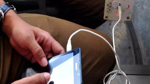 ఫోన్ చార్జింగ్ లో ఉంటే ఏమైనా మాట్లాడాడా ?