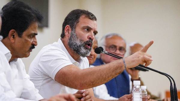 Why not you put the BJP flag symbol on your chest, ask Rahul Gandhi to a journalist 