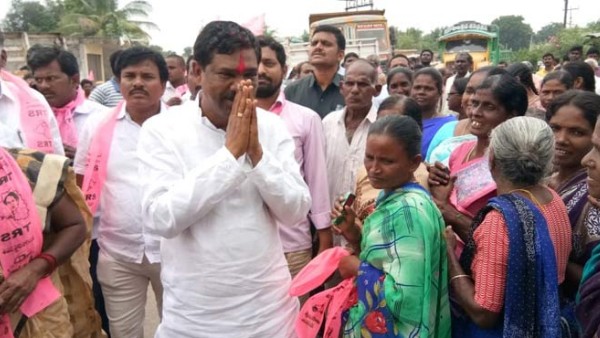 తాటికొండ రాజయ్య లైంగికంగా వేధిస్తున్నారు : మహిళా సర్పంచ్ సంచలనం