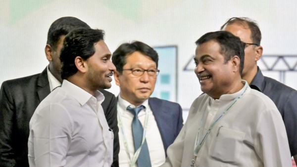 సదస్సు సక్సెస్ తో నేతలు హ్యాపీ