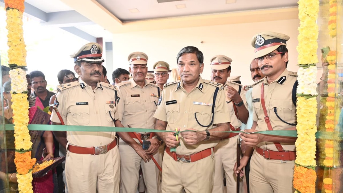 ap dgp rajendranath reddy denied restrictions to babu, lokesh meetings, key suggestion