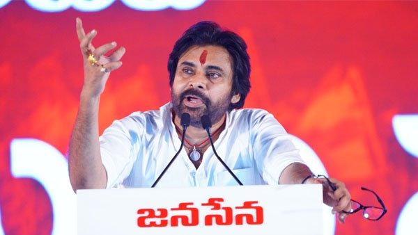 కులాలు లేవంటూనే కులాల పైనే