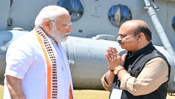 ఎవరు ఏం చేశారో చెబుతాను వినండి