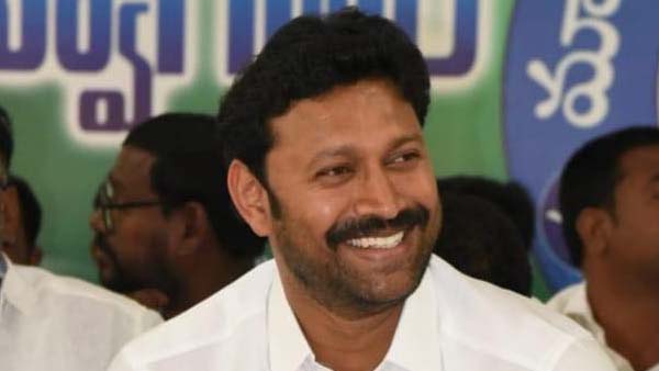 kadapa mp ys avinash reddy attend cbi inquiry third time amid writ petition in high court 