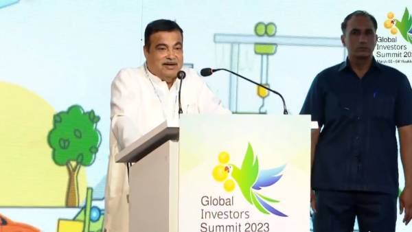 కేంద్రం నుంచి గడ్కరీ.. కేంద్రం నుంచి గడ్కరీ..