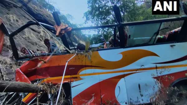 12 killed, 20 injured after bus fell into ditch in Raigad, Maharashtra, rescue operation on