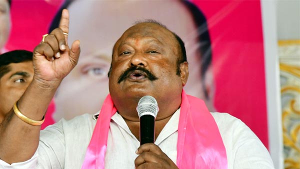 Minister Gangula Kamalakar narrowly escaped 