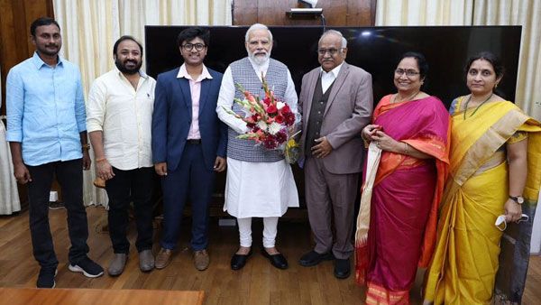 kanakamedala ravindra narendra modi