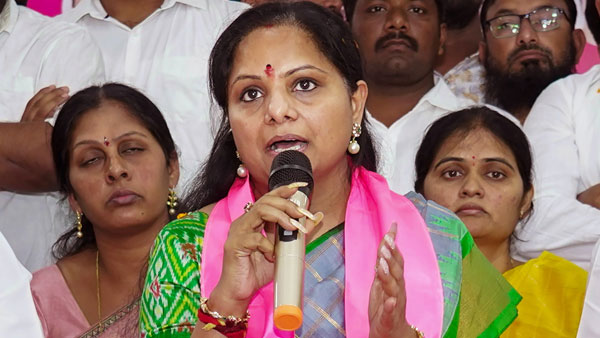 MLC Kavitha is ready to give BJP and mp arvind a return gift!! MLC Kavitha is ready to give BJP and mp arvind a return gift!!