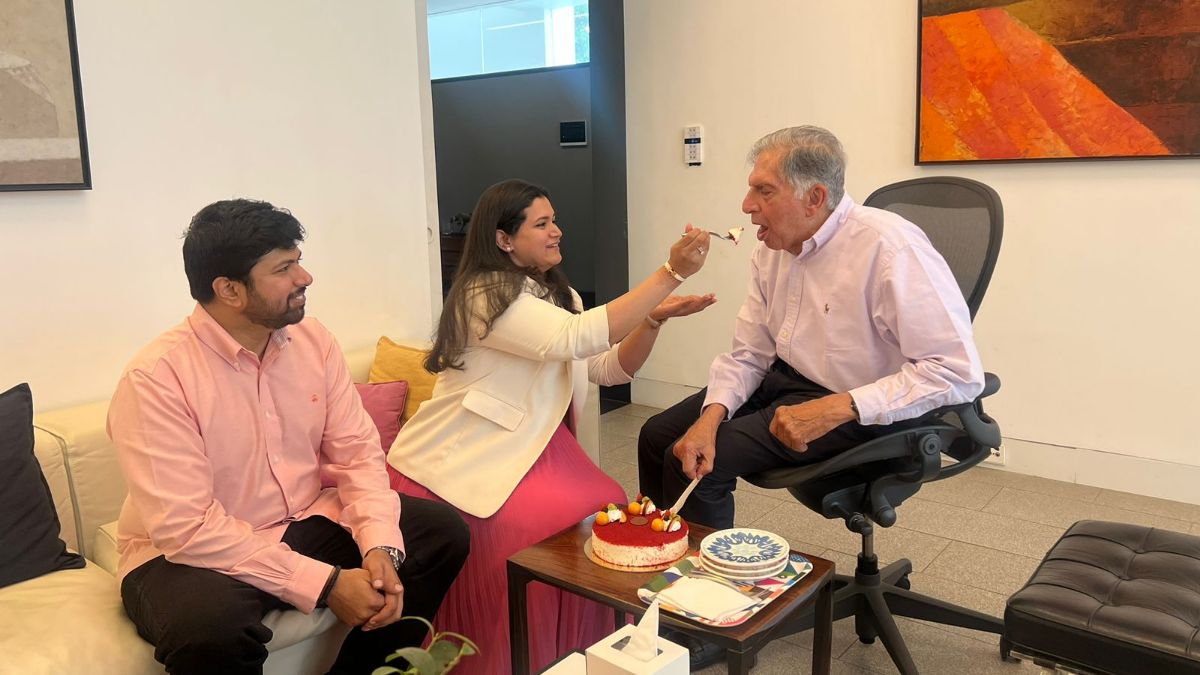 kesineni swetha birthday celebrations kesineni swetha birthday celebrations