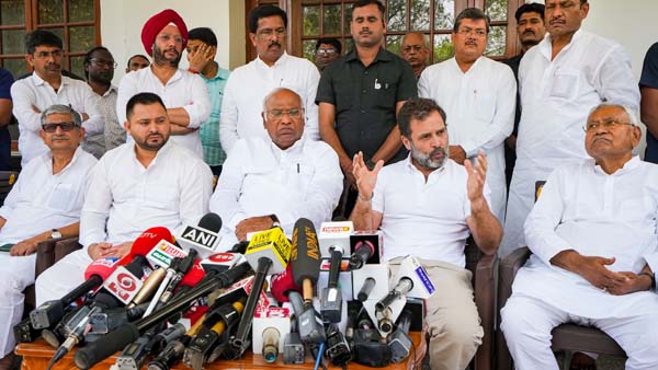 Rahul Gandhi and Nitish to take all opposition parties