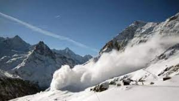  Massive Avalanche In Sikkims Nathula, Six Tourists Dead, Several injured, many people trapped