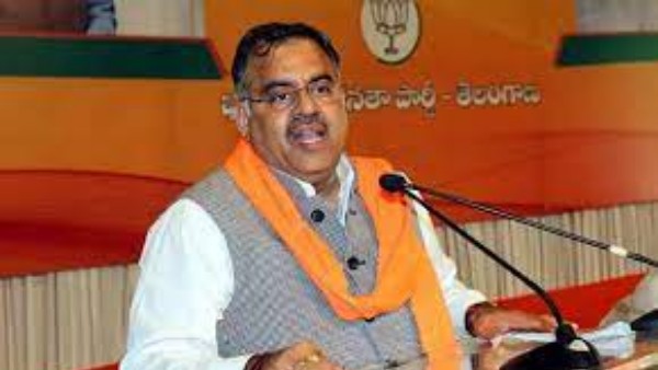 Tarun Chugh and vijayashanthi slams kcr govt for arresting bandi sanjay Tarun Chugh and vijayashanthi slams kcr govt for arresting bandi sanjay