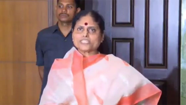 YS Vijayamma reacts after her daughter and YSRTP Chief YS Sharmila arrest