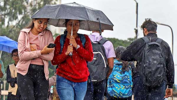 Heavy rain broke the election campaign in Bengaluru for a few hours