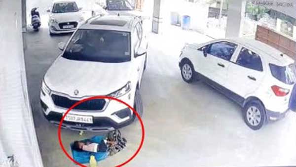 Car ran over a child, who is sleeping at building parking place, in Hyderabad Car ran over a child, who is sleeping at building parking place, in Hyderabad