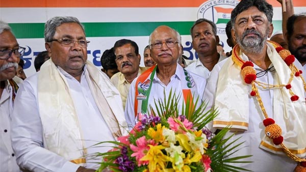  high tension in front of private hotel in Bengaluru.