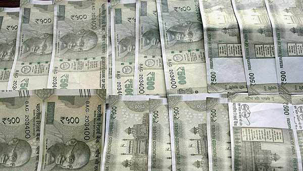 CBI seizes 20 crore cash from central government employee 