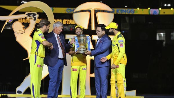 IPL 2023 Final, GT vs CSK: MS Dhoni hand over the IPL trophy to Ambati Rayudu and Ravindra Jadeja