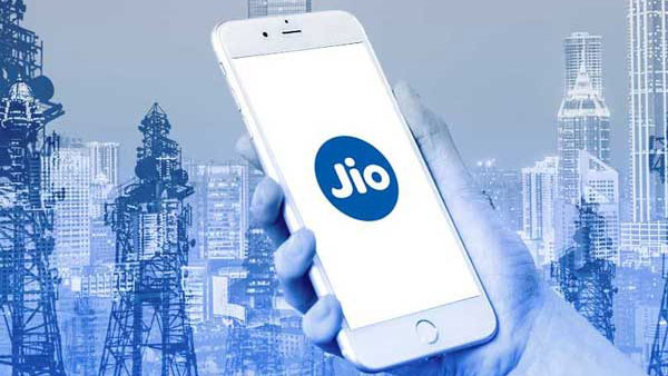 Gujarat state government has ordered all government employees to use Jio SIM