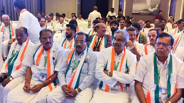 Secret ballot voting reportedly took place in Karnataka CLP meeting for their leader Secret ballot voting reportedly took place in Karnataka CLP meeting for their leader
