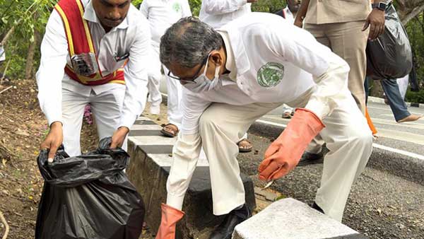 nv ramana participates in cleaning program