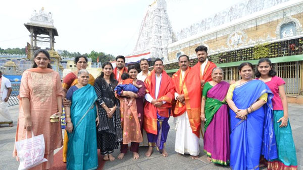 Union Minister Pralhad Joshi walked from Alipiri to Tirumala on foot very simply