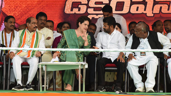  Priyanka Gandhi said Unemployment free Telangana is our goal, and congress responsible for youth declaration 