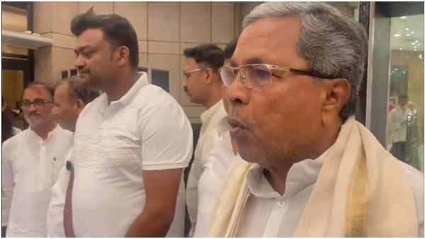  CM post: Karnataka former CM Siddaramaiah whistling happily in Delhis Star Hotel