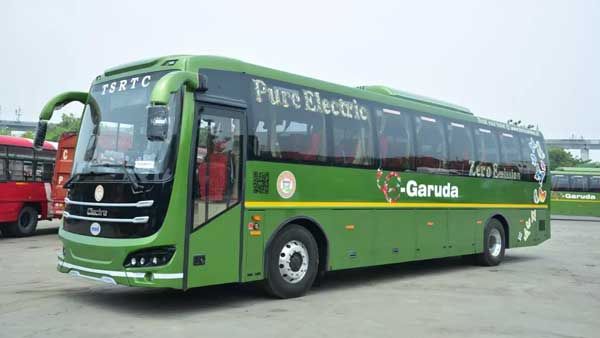 It has been decided to provide snacks in TSRTC buses running on Hyderabad and Vijayawada route