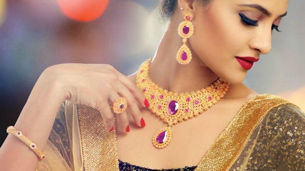 Astrology: According to astrology who can wear gold? Who should not wear it?