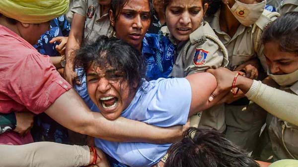  Police Case Against Wrestlers After They Tried To March To New Parliament: DCW chief Maliwal demands arrest WFI Chief.