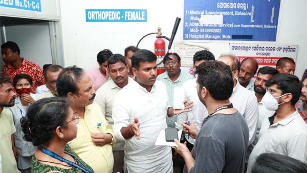 Minister Amaranath says AP Govt Taking All measures to Reduce Telugu passengers in Odisha Train Accident