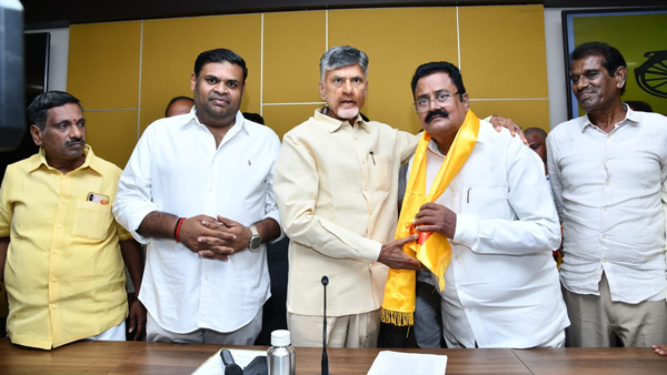 Former MLA SCV Naidu join in TDP
