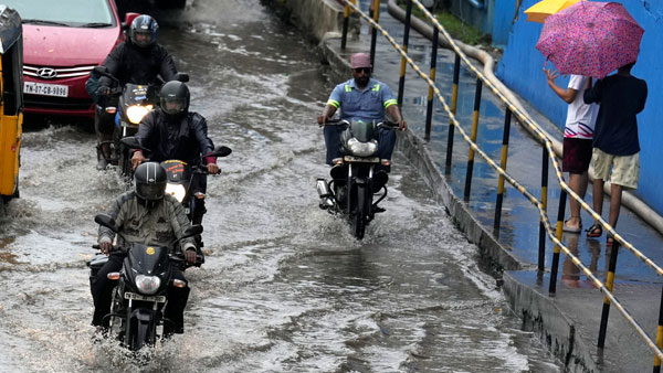 The Tamil Nadu government announced a holiday for educational institutions in five districts including Chennai due to heavy rains
