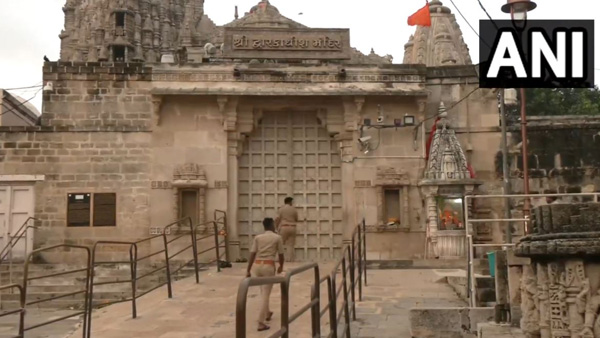 Dwaraka temple closed as Cyclone Biparjoy to cross Saurashtra and Kutch today Dwaraka temple closed as Cyclone Biparjoy to cross Saurashtra and Kutch today