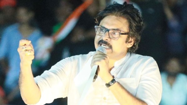 Pawan Kalyan again attacks YSRCP govt in the Varahi Yatra closing meeting