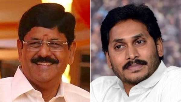 MLAs Anam, Mekapati pariticpates in Lokesh Yuvagalam, Curiosity on CM Jagan Decisions on Nellore politics