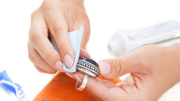 Try these tips while cleaning to keep your silverware and silver jewellery shines like new!!