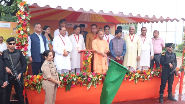 yogi adityanath inaugurates 124 projects in noida and greater noida 