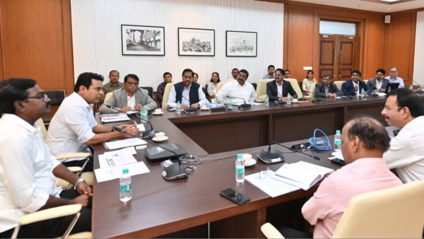  common mobility card in hyderabad soon: IT Minister KTR ask for name for card