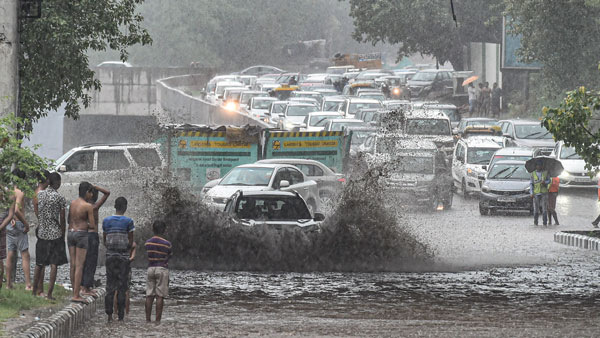 Heavy rain alert to Hyderabad and Telangana districts: school holiday on 22nd July