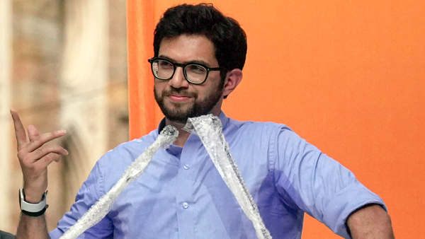 aditya thackeray reveals bjp asks eknath shinde to resign amid maharastra crisis