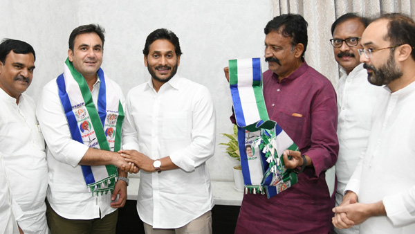 Former Kurnool DCC President Ahmed Ali Khan and other joined in YSRCP 