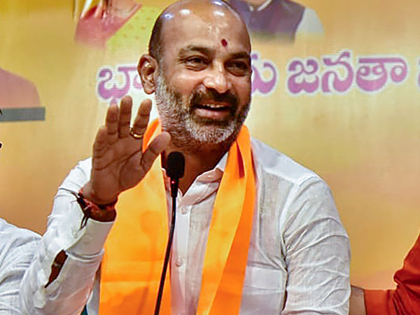 BJP high command serious on bandi sanjay comments, bandi sanjay left in middle of meeting?